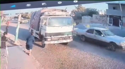 شاهد.. ردة فعل طفل أردني بعدما وجد شاحنة تتحرك بدون وجود سائق داخلها